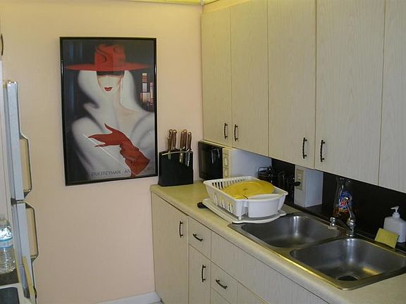 2nd image of 3003 Exeter Dr
