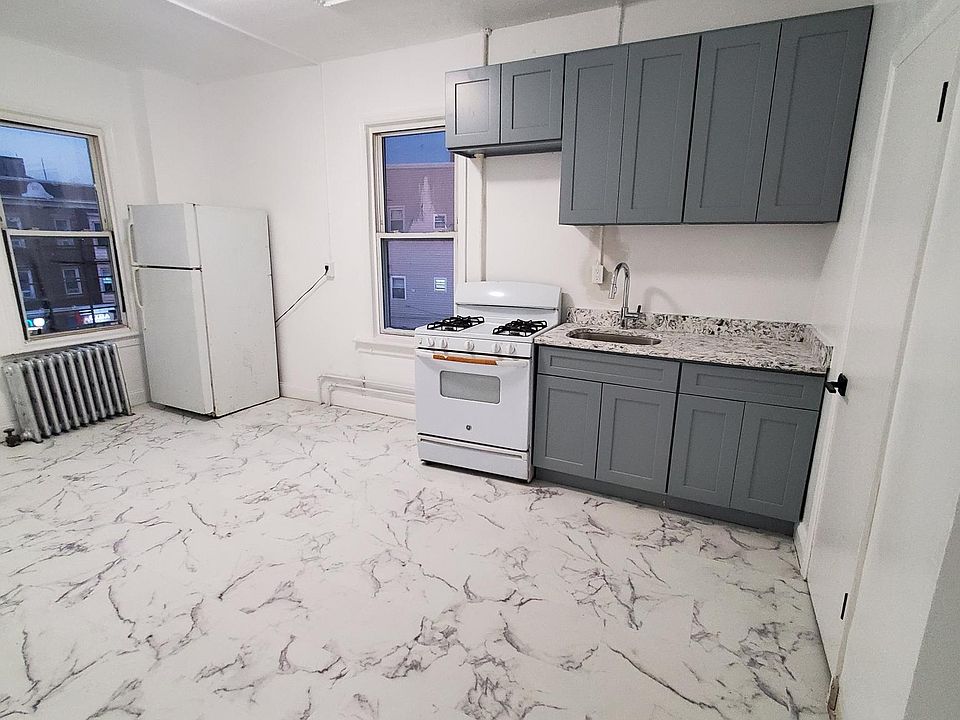 2nd image of 442 Market St #11