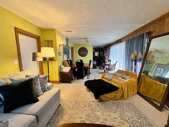 2nd image of 914 Adderton St