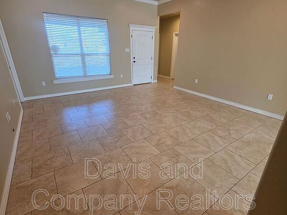 3rd image of 104 S Carver St