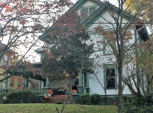 48 W Washington St, Newnan, GA 30263