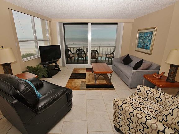 Living Room - Large Flat Screen TVs
