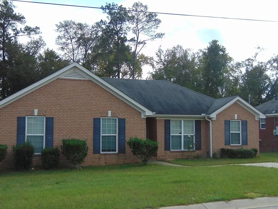 3240 Peninsula Dr