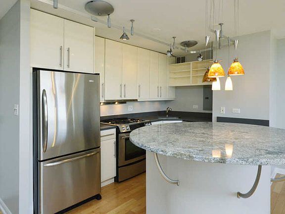 5th image of 3950 N Lake Shore Dr APT 2326E