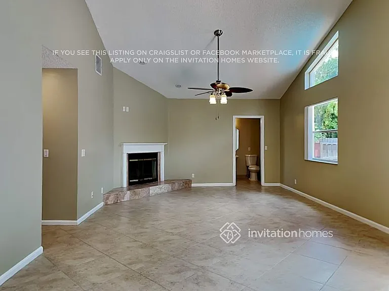 4433 NW 67th Ave — Photo 5