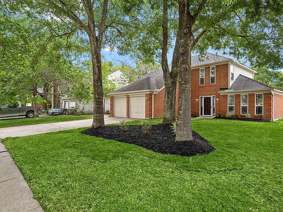 3rd image of 2637 Sawyer Dr