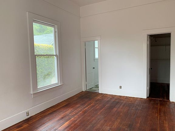 5th image of 1420 De La Vina St #A