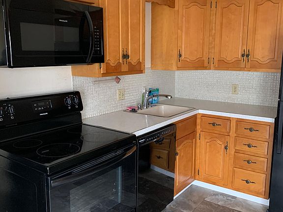 5th image of 702 N 25th St