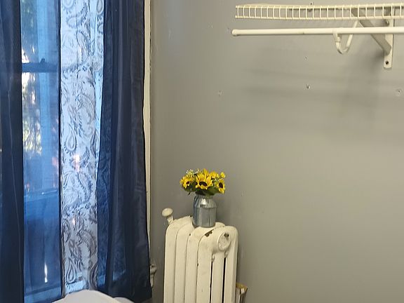 2nd image of 6058 N Norwood St #2M