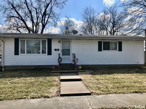 266 E Elm St, Waverly, IL 62692