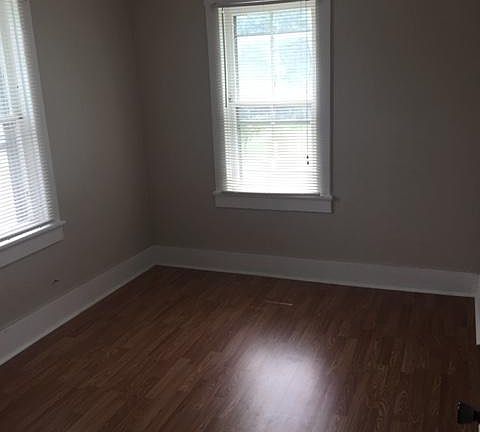 5th image of 901 Broadway St #2