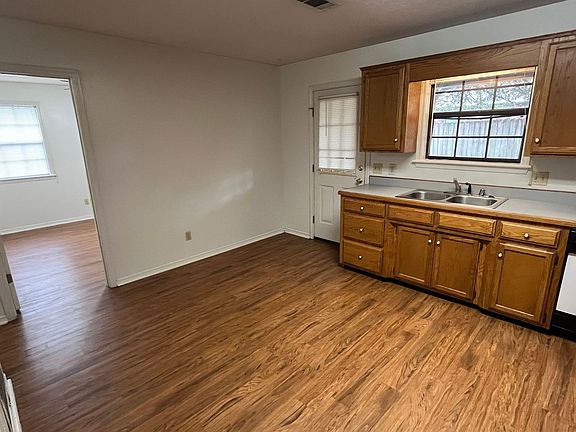 5th image of 1300 N University Dr #1302