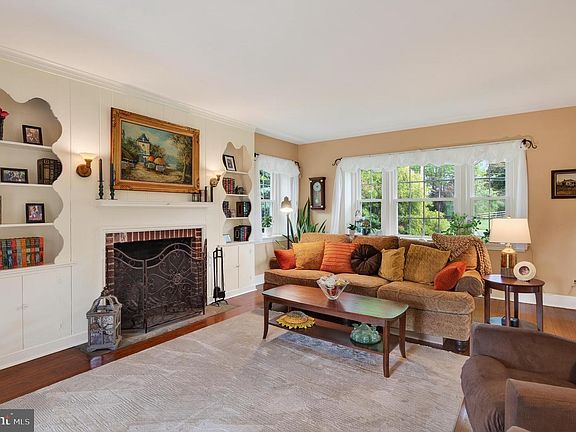 5th image of 368 Concord Rd