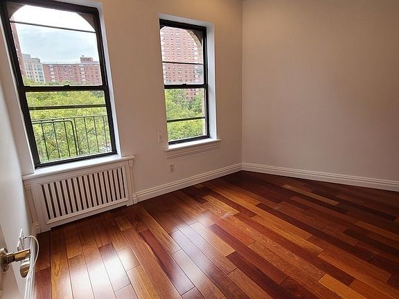 2nd image of 423 W 125th St APT 17