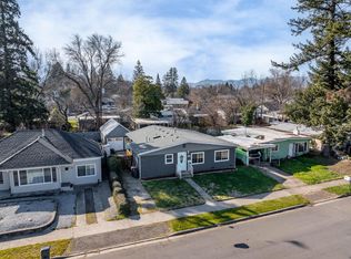 624 S Ivy St, Medford, OR