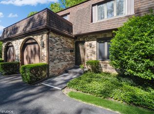 1767 Jefferson Ave, Glenview, IL 60025