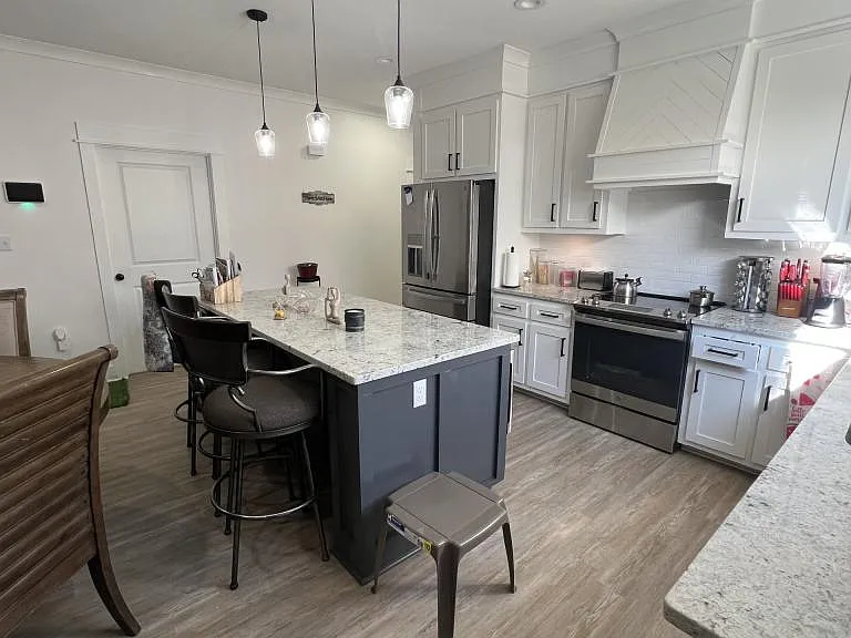 19 Bridgefield Ct — Photo 3