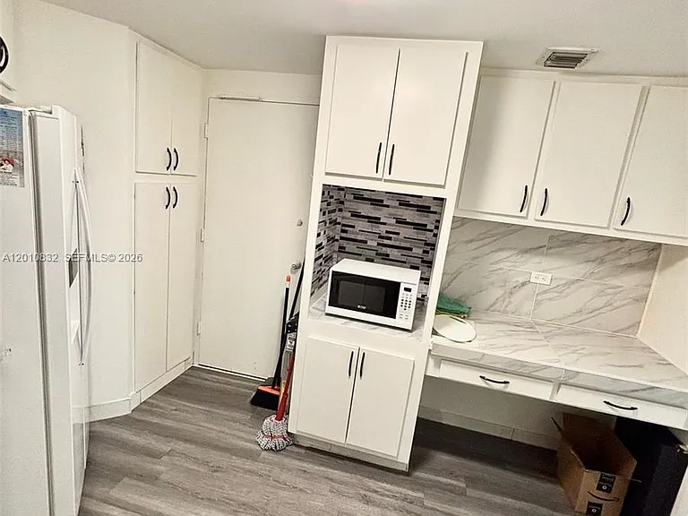 905 Brickell Bay Dr #1824 — Photo 9