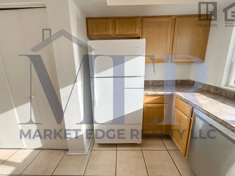 10802 N 16th Ave — Photo 11