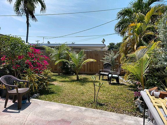 private yard