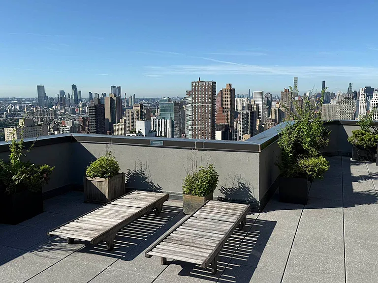 300 E 93rd St #44A — Photo 31