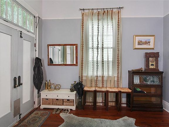 3rd image of 1011-13 Desire St