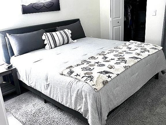 5th image of 940 Village Trl Unit 2-308