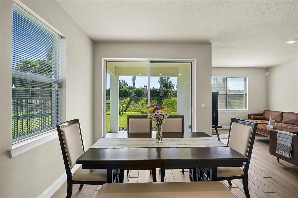 4 bed, 1916 sqft, $3,000 — Photo 3