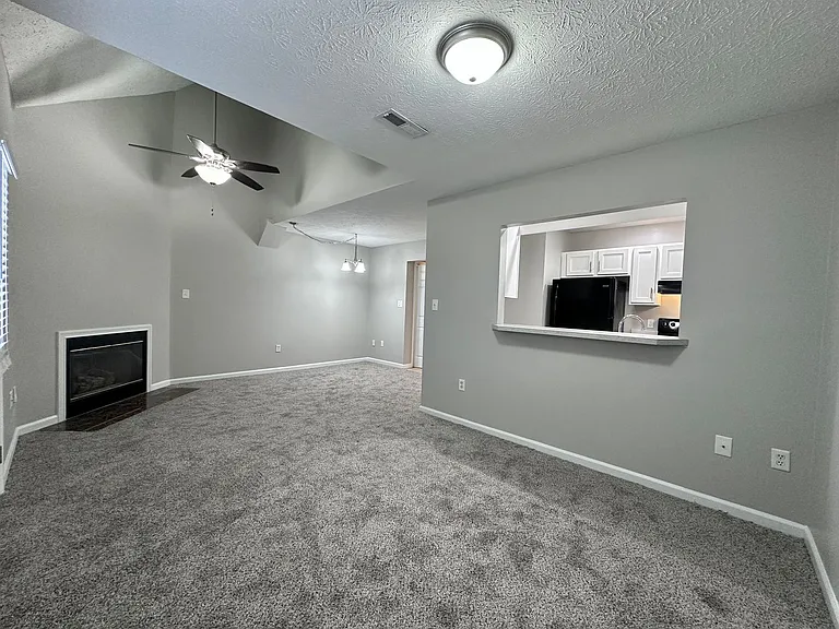 Breckenridge Apartment Homes — Photo 28