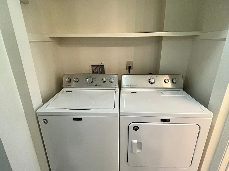 Apartment Heights — Photo 17