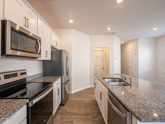 3rd image of 1410 Gracie Lane
