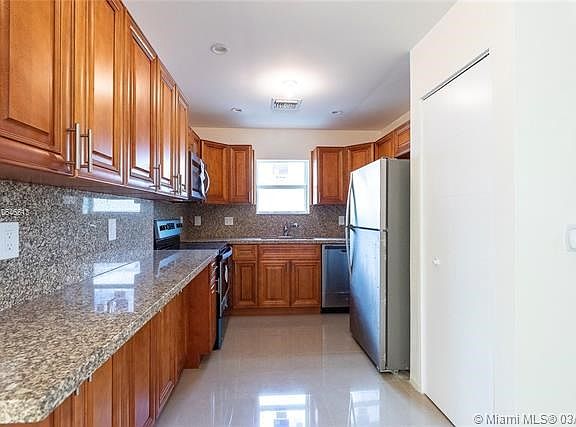 3rd image of 2820 NW 9th Pl