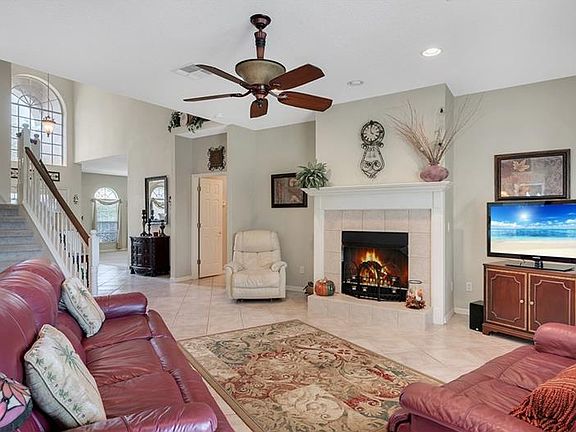 4th image of 332 Green Ash Ln