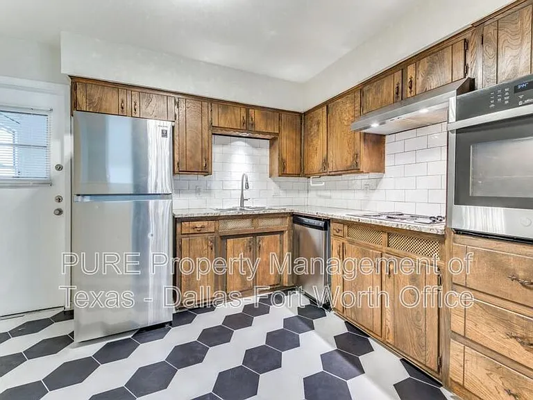 1224 Parkwood Pl — Photo 7