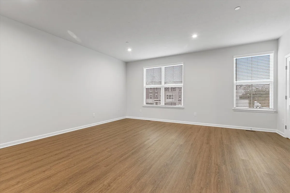 151 Crown St — Photo 4