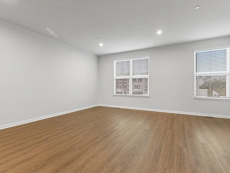 151 Crown St — Photo 4