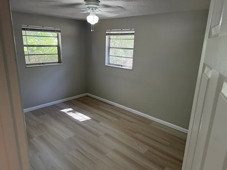 277 Grandview Ave — Photo 11