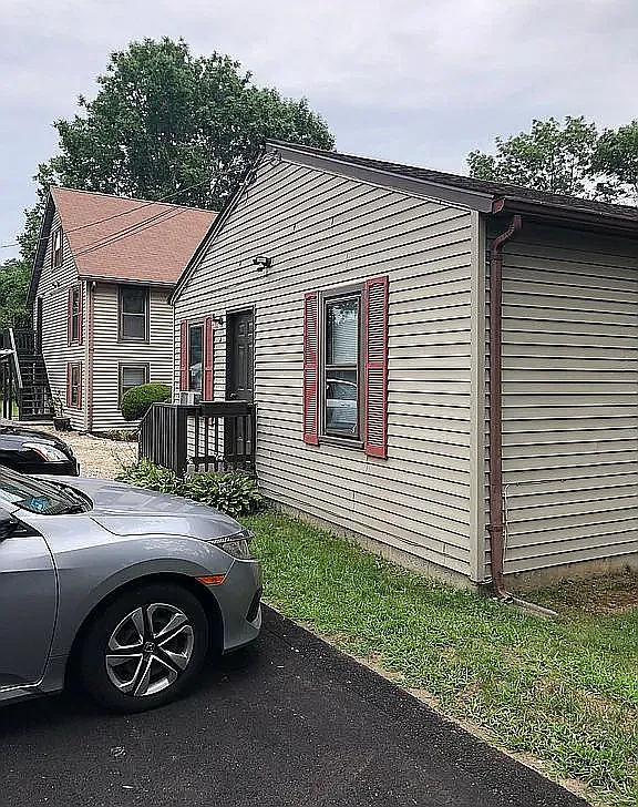 3 bed, 900 sqft, $2,950 — Photo 3