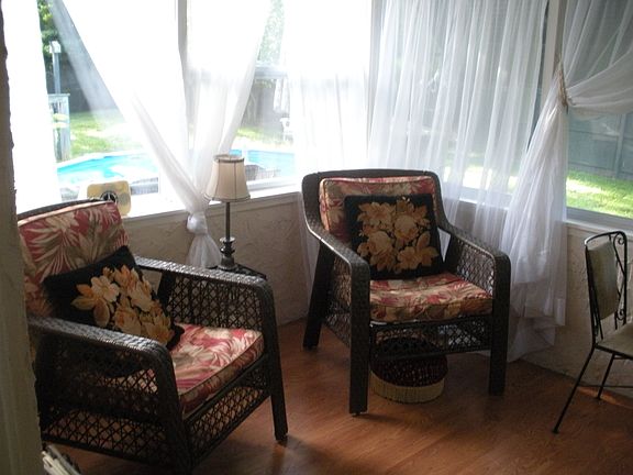 3rd image of 315 Orangewood Ave