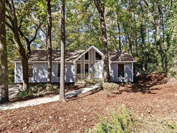 1313 Whirlaway Cir, Helena, AL 35080