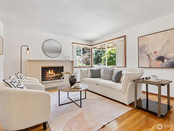 3rd image of 15740 NE 1st Street