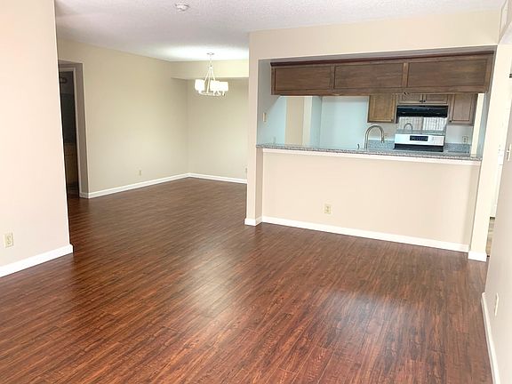 2nd image of 730 S Oxford Ave APT 304