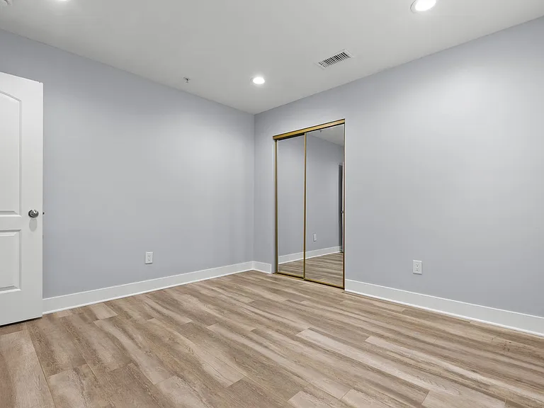 960 1/2 S Breed St — Photo 16