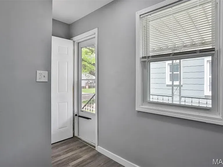 2057 Coleridge Dr — Photo 16