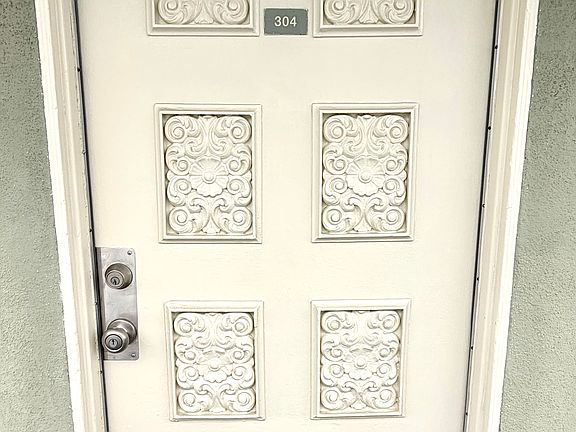 2nd image of 11 S Venice Blvd APT 304