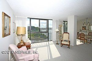 3rd image of 4401 Lakeside Dr Unit 201