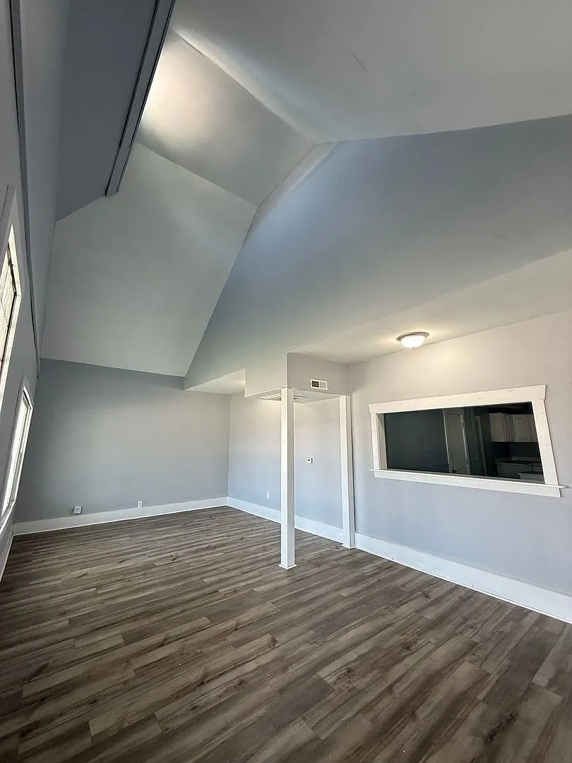 $1725Mth-Spacious 3 BDRM home — Photo 4