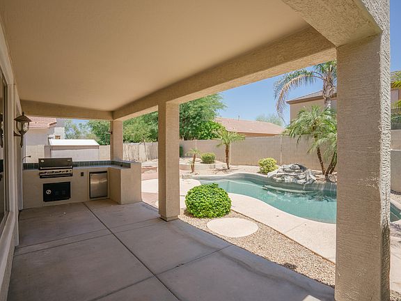 5th image of 13601 W Alvarado Dr