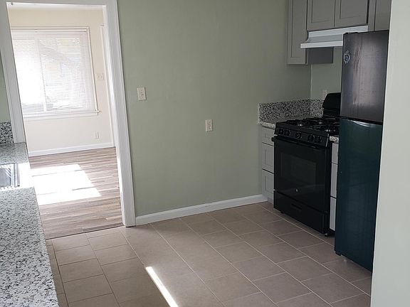 3rd image of 3919 35th St