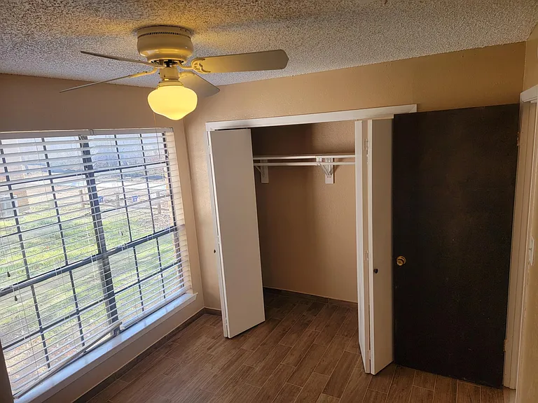 314 E Denton Dr #17 — Photo 9